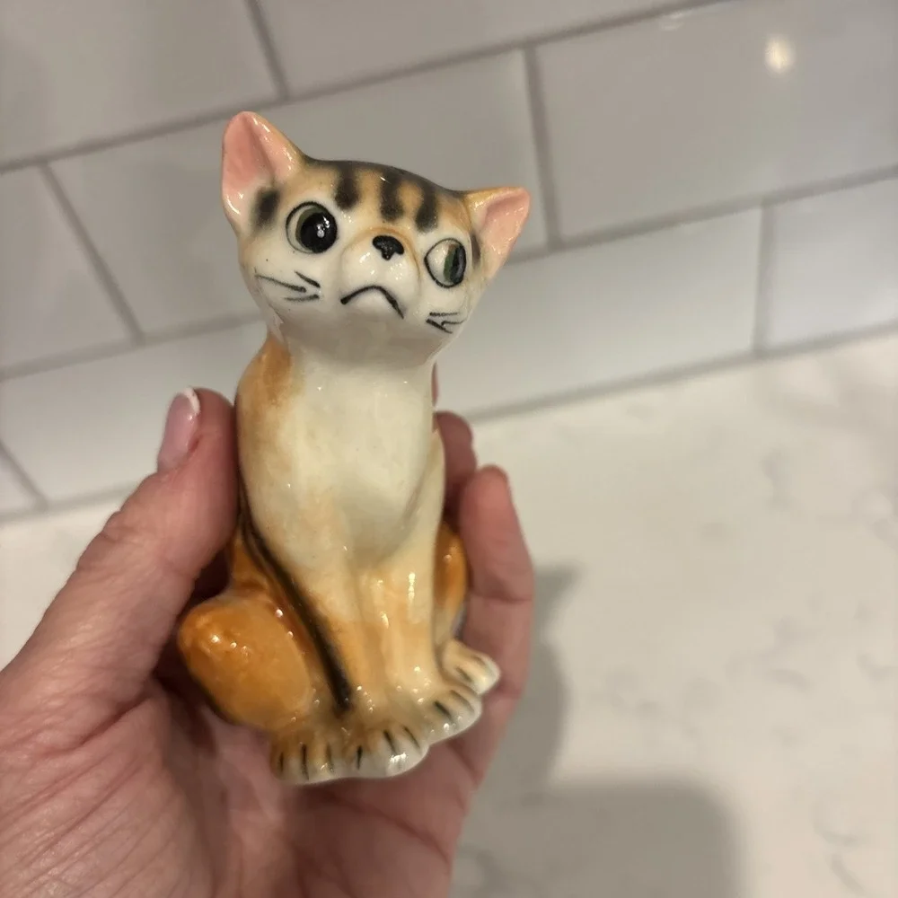VTG Hand Painted Sitting Cat Figure Porcelain Orange Tiger Calico Tabby‎ Kitten